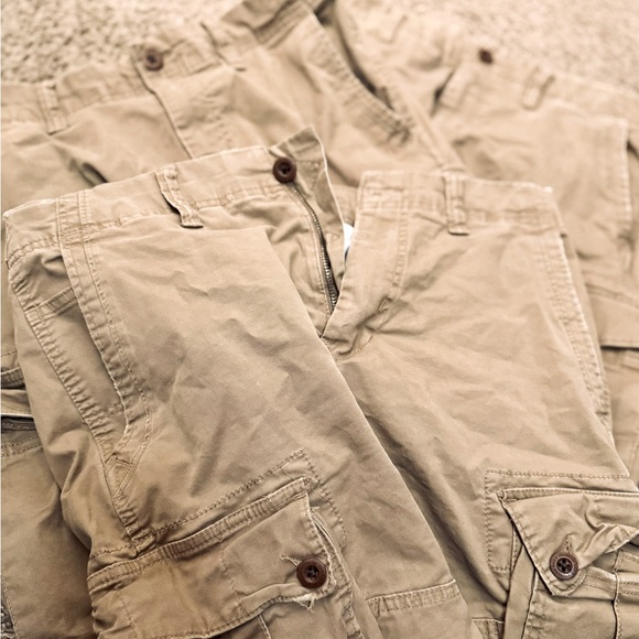 American Eagle Cargo Shorts- Khaki, various sizes - Picture 1 of 2